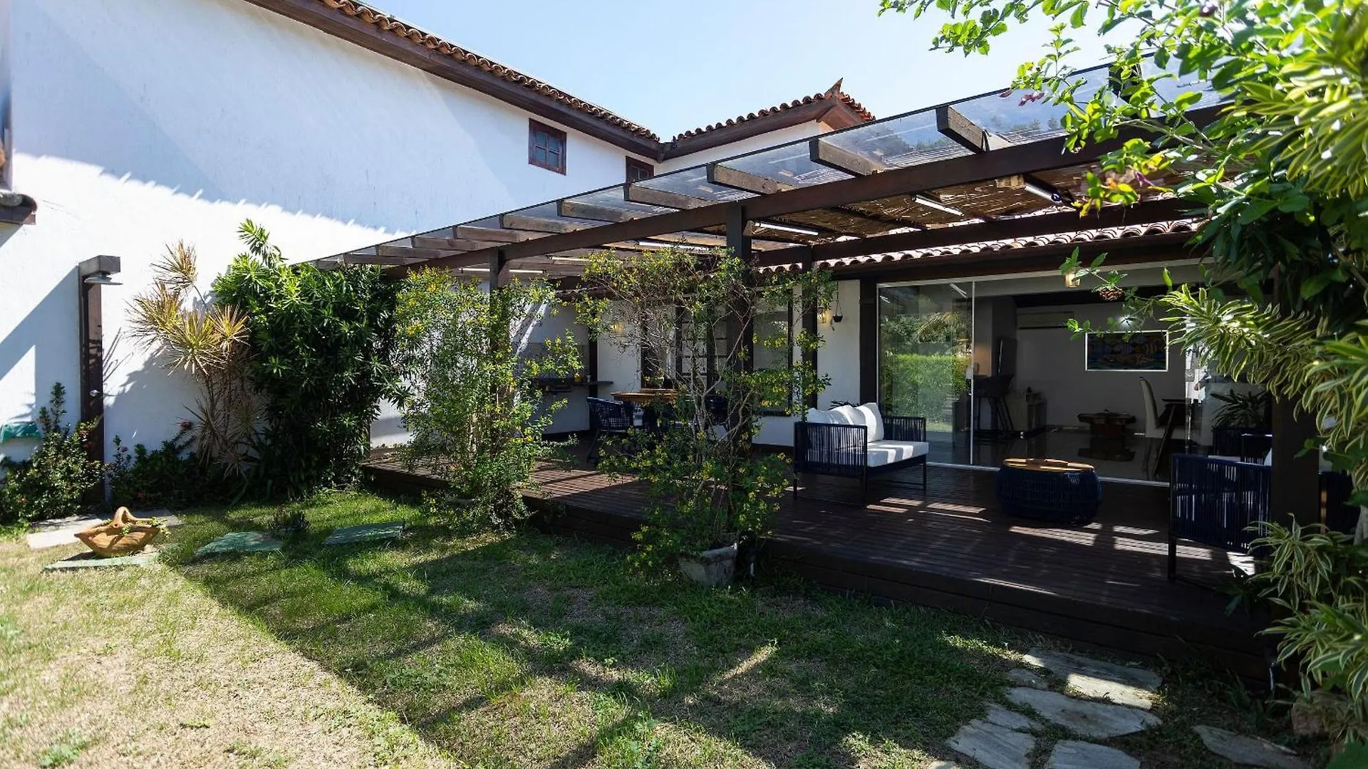 Casa Com 3Qtos E Churrasqueira Em Buzios | Cbr 20 Brazil