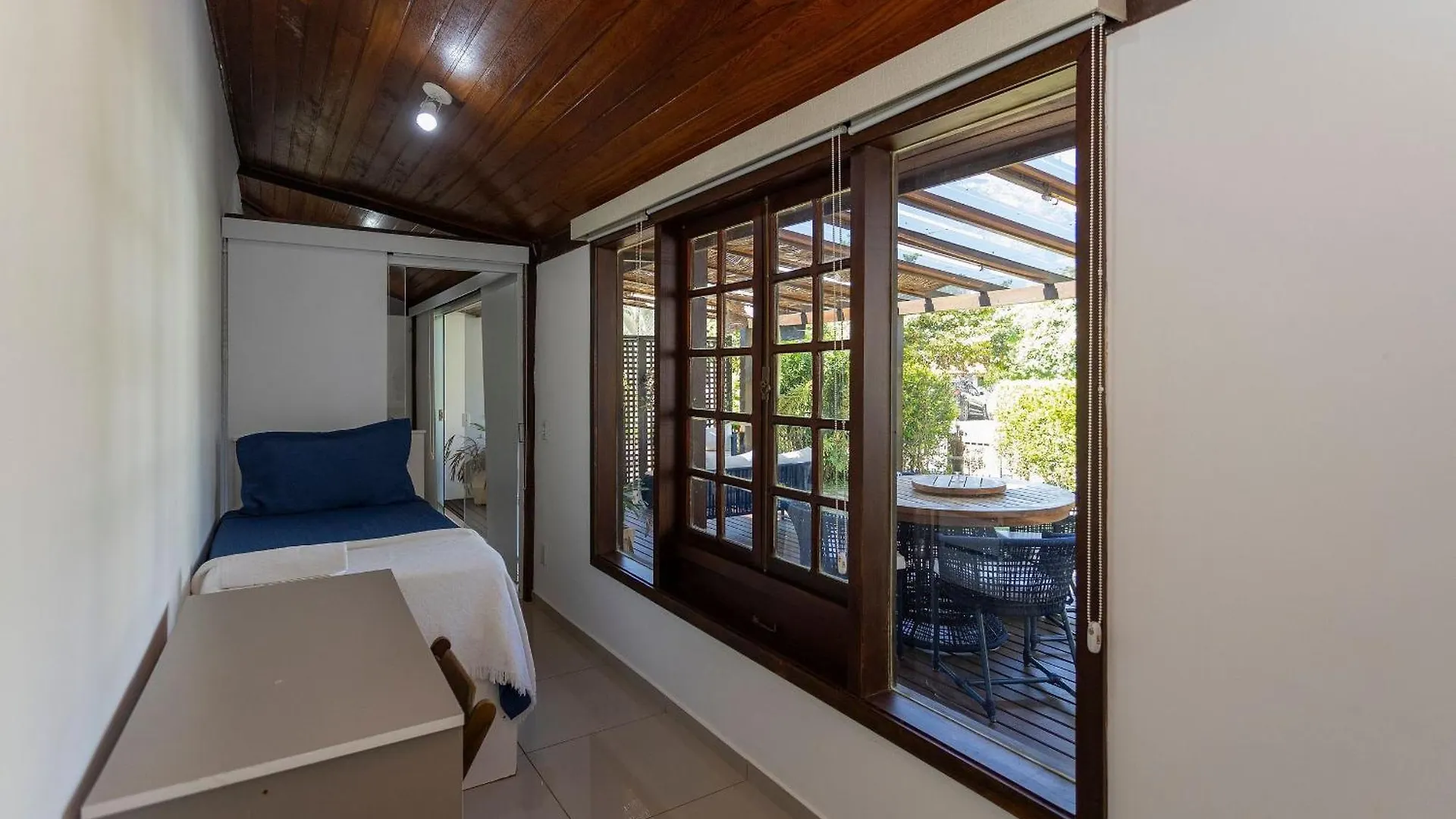 Casa Com 3Qtos E Churrasqueira Em Buzios | Cbr 20